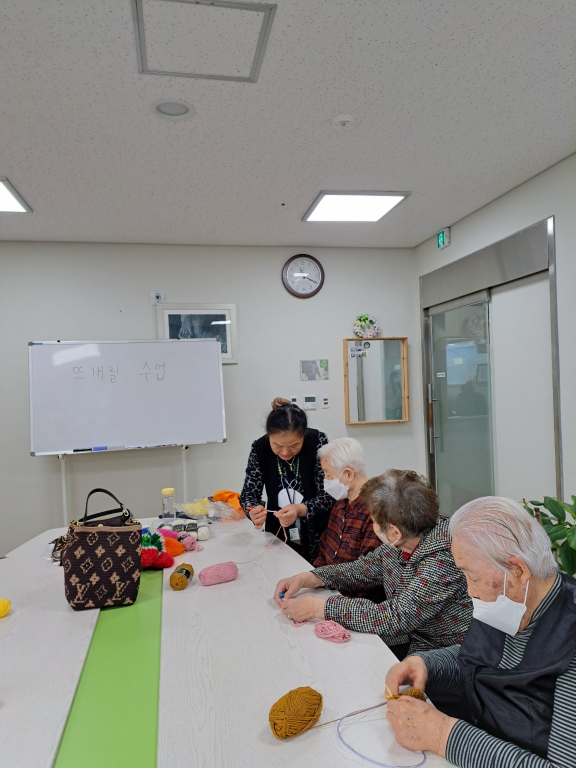 2000769928_pGVSdkgM_d401bbf7f4ea2f319f4a84c30ffb0adef0632daa.jpg 이미지크게보기